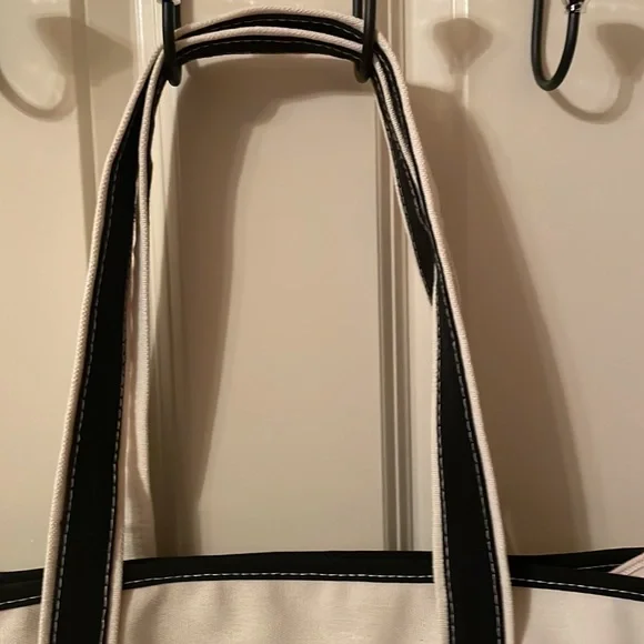 Women's A Monogrammed Tote Bag NWOT - Picture 4 of 7